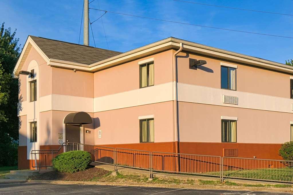 Suburban Studios Louisville East Buitenkant foto