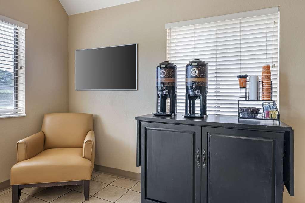 Suburban Studios Louisville East Interieur foto